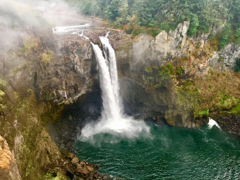 Snoqualmie Falls by Gloria Zhang