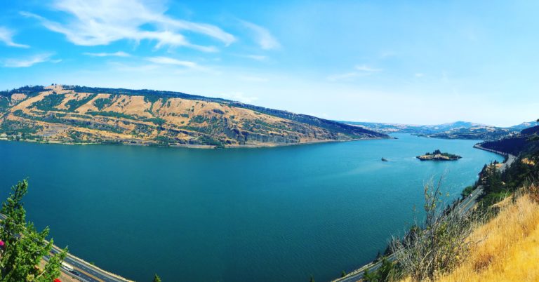 Columbia River by Gloria Zhang